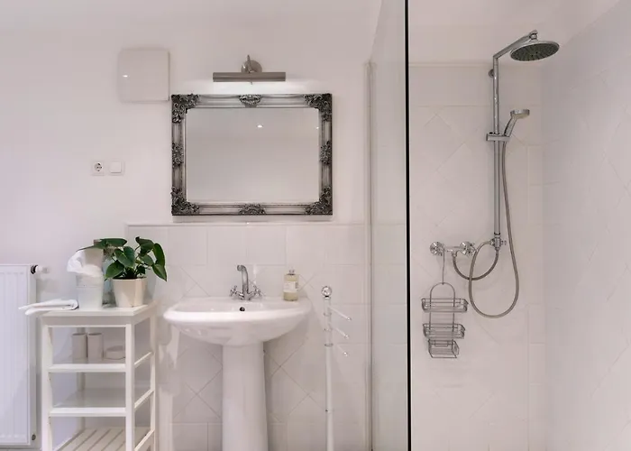 Historical In The Heart Of 布莱德